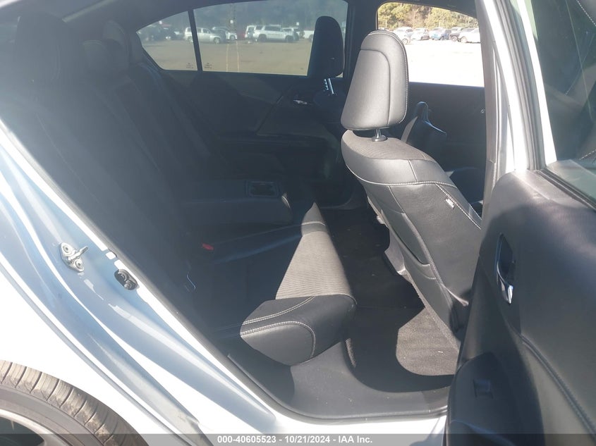 2017 HONDA ACCORD VIN: 1HGCR2F69HA183352