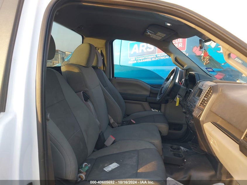 VIN 1FTMF1CF7HKC28809 2017 FORD F-150 XL