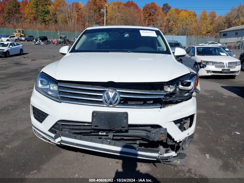 2015 Volkswagen Touareg Tdi Executive VIN: WVGEP9BP3FD005092 Lot: 40606352