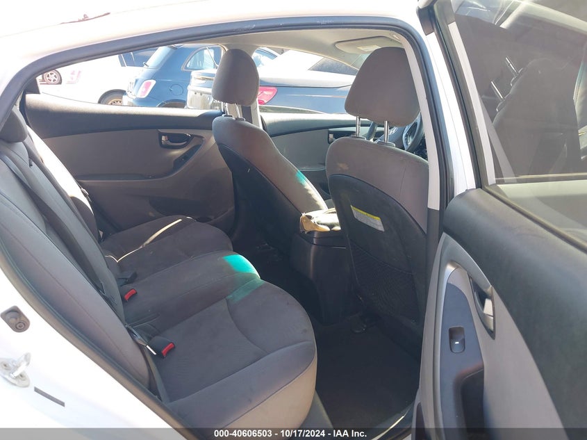 2015 HYUNDAI ELANTRA VIN: 5NPDH4AE5FH592700
