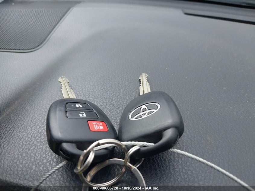 2015 TOYOTA RAV4 LE - 2T3ZFREV7FW161920