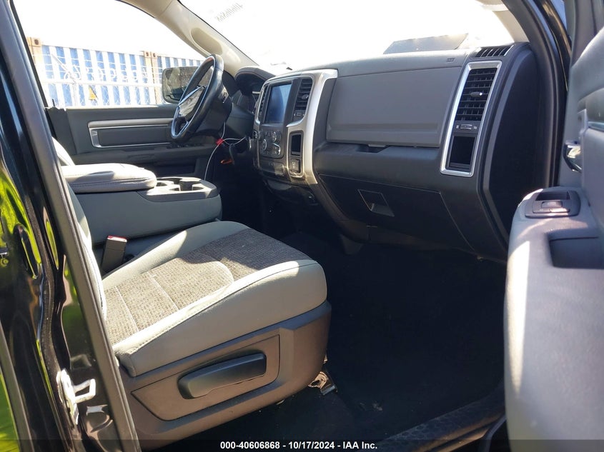 2019 RAM 1500 CLASSIC SLT 4X4 6'4 BOX VIN: 1C6RR7TT7KS556350