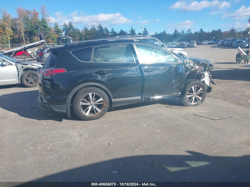 VIN 2T3RFREV7HW683921 2017 TOYOTA RAV4 XLE