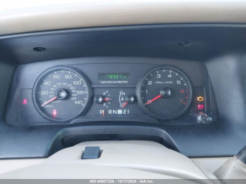 2007 Ford Crown Victoria Police/Police Interceptor VIN: 2FAFP71W67X121571 Lot: 40607326