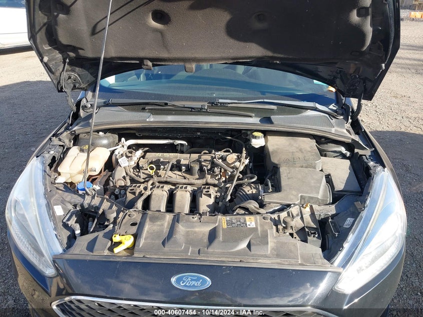 VIN 1FADP3K29JL316077 2018 FORD FOCUS SE