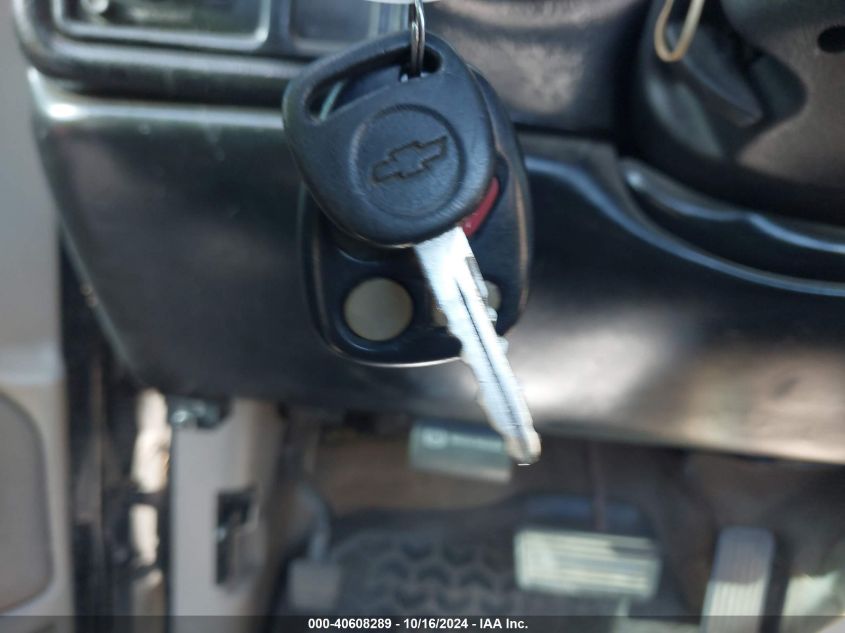 2000 Chevrolet Silverado 1500 Ls VIN: 1GCEC14V7YZ182697 Lot: 40608289