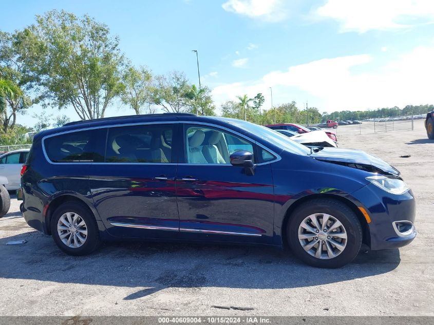 2017 Chrysler Pacifica Touring-L VIN: 2C4RC1BG6HR519795 Lot: 40609004