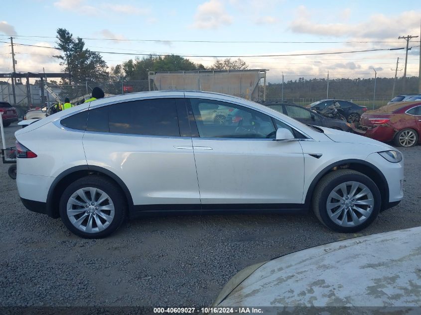 2018 Tesla Model X 100D/75D/P100D VIN: 5YJXCDE20JF139460 Lot: 40609027