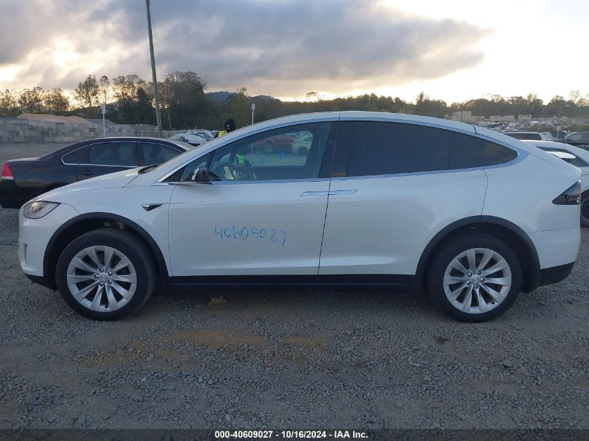 2018 Tesla Model X 100D/75D/P100D VIN: 5YJXCDE20JF139460 Lot: 40609027