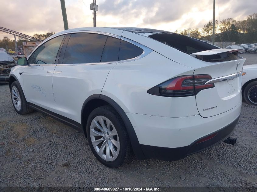 2018 Tesla Model X 100D/75D/P100D VIN: 5YJXCDE20JF139460 Lot: 40609027