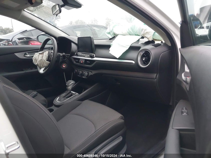 VIN 3KPF24AD6PE655441 2023 KIA FORTE LXS