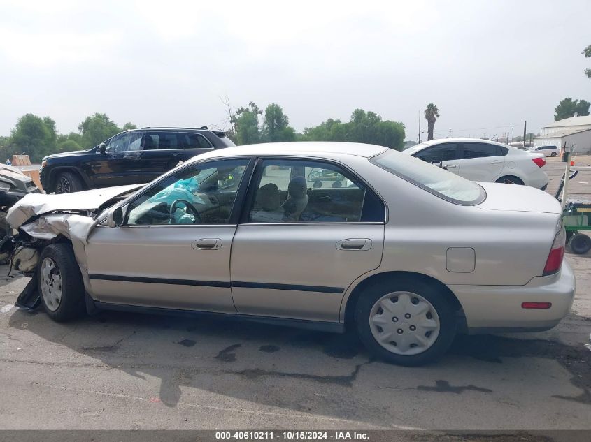 1996 Honda Accord Lx/Ex VIN: 1HGCD5632TA173406 Lot: 40610211