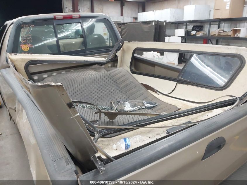 2000 Ford F-150 Work Series/Xl/Xlt VIN: 1FTZF1729YNA08325 Lot: 40610399