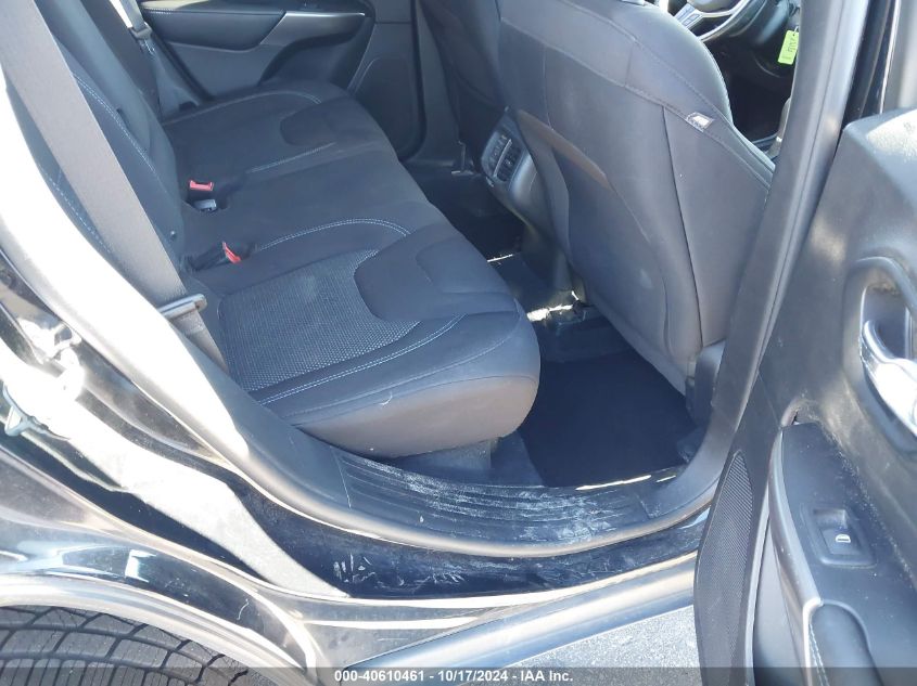 VIN 1C4PJLCB7KD469592 2019 JEEP CHEROKEE LATITUDE FWD