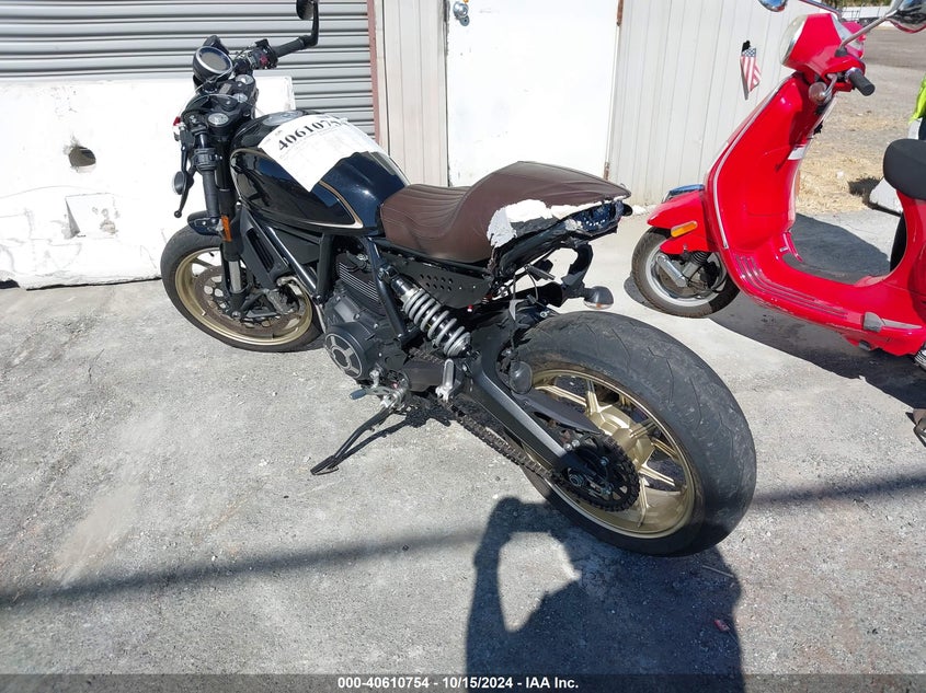 VIN: ML015ANMXJT014396 2018 DUCATI SCRAMBLER 800