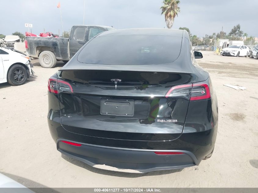 2024 Tesla Model Y VIN: 7SAYGDEF1RF163776 Lot: 40611277