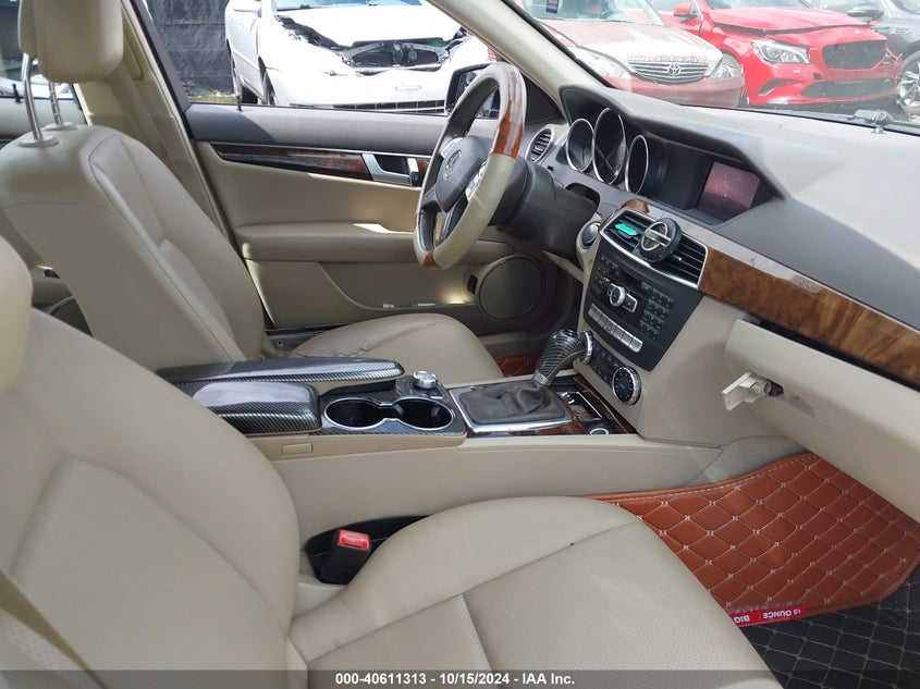 2014 MERCEDES-BENZ C 250 LUXURY/SPORT - WDDGF4HB0ER302164