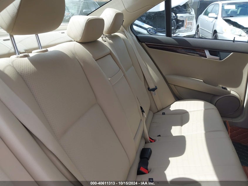 2014 MERCEDES-BENZ C 250 LUXURY/SPORT - WDDGF4HB0ER302164