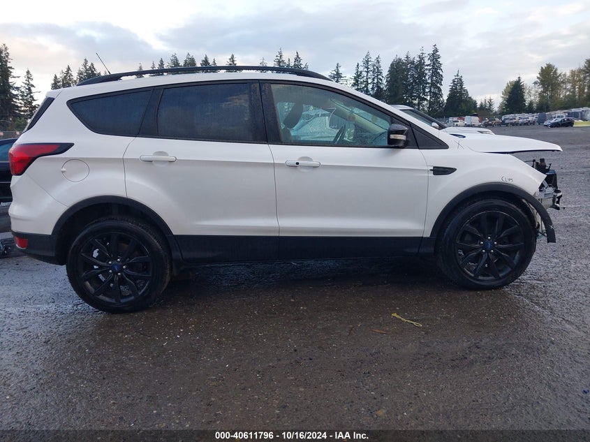 2019 Ford Escape Titanium VIN: 1FMCU9J95KUB39339 Lot: 40611796