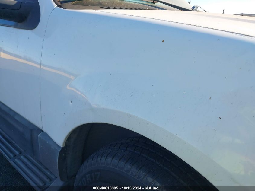 2005 Ford Expedition Xlt VIN: 1FMPU15515LB05032 Lot: 40613395