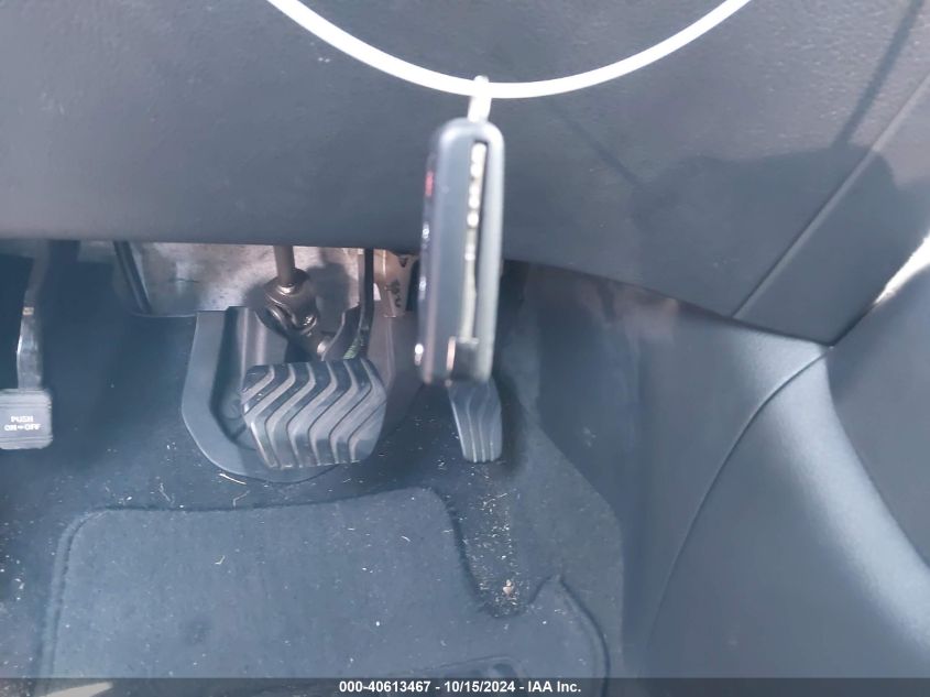 2016 Nissan Rogue S VIN: KNMAT2MV3GP611798 Lot: 40613467