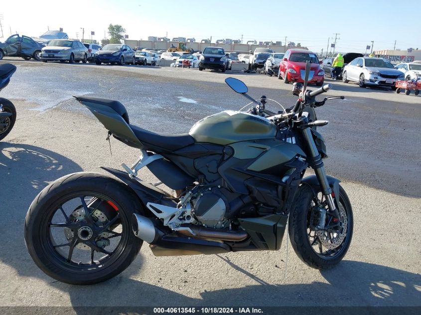 2023 Ducati Streetfighter V2 VIN: ZDMFAKYW9PB004742 Lot: 40613545