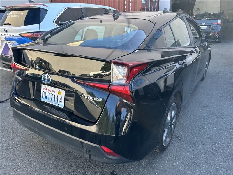 2021 Toyota Prius Xle VIN: JTDKAMFU4M3136322 Lot: 40613777