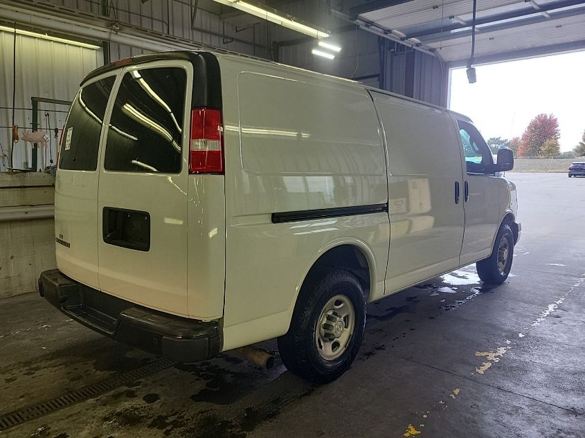 2020 Chevrolet Express Cargo Rwd 2500 Regular Wheelbase Wt VIN: 1GCWGAFG5L1245472 Lot: 40613857