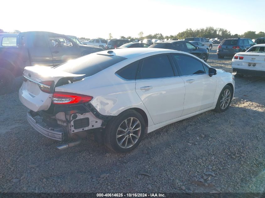 VIN 3FA6P0H74HR355732 2017 Ford Fusion, SE no.4