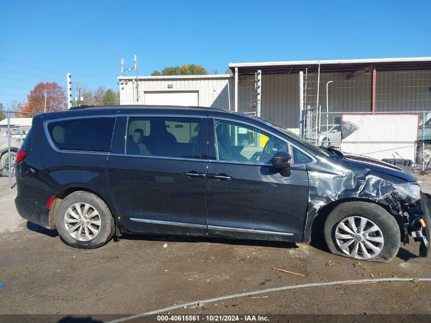 2017 Chrysler Pacifica Touring-L VIN: 2C4RC1BG7HR794530 Lot: 40615561