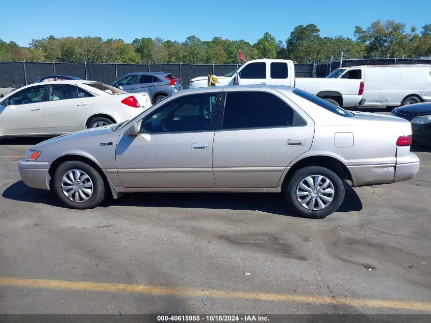 1999 Toyota Camry Le VIN: 4T1BG22K4XU570399 Lot: 40615985