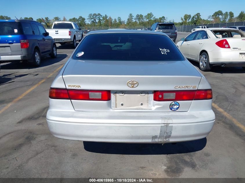 1999 Toyota Camry Le VIN: 4T1BG22K4XU570399 Lot: 40615985