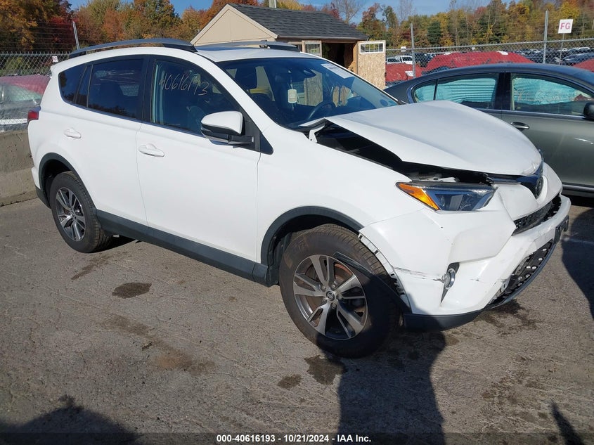 TOYOTA RAV4 ADVENTURE/XLE 2018