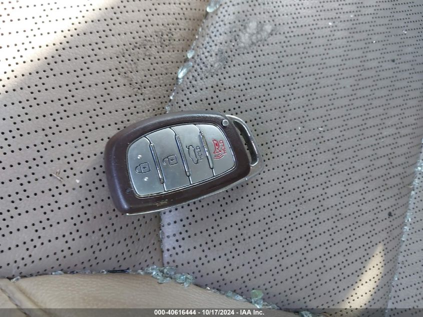 2017 HYUNDAI ELANTRA LIMITED - 5NPD84LF9HH027830