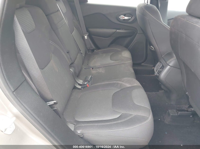 VIN 1C4PJLCB2HW560203 2017 JEEP CHEROKEE LATITUDE FWD