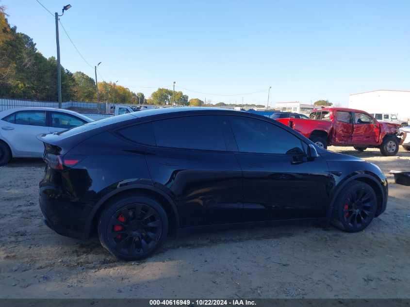 2022 Tesla Model Y Long Range Dual Motor All-Wheel Drive VIN: 7SAYGDEE0NF321512 Lot: 40616949