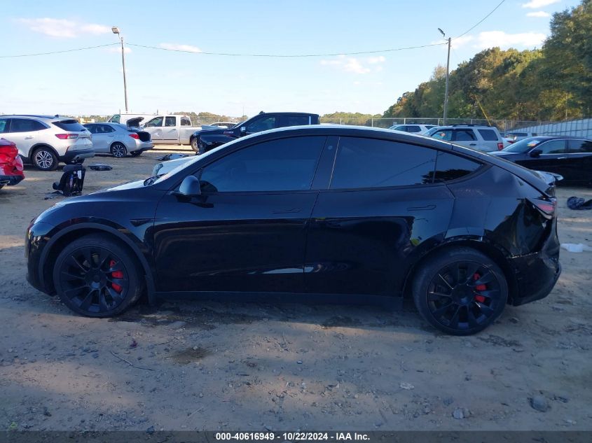 2022 Tesla Model Y Long Range Dual Motor All-Wheel Drive VIN: 7SAYGDEE0NF321512 Lot: 40616949