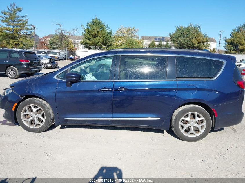 2017 Chrysler Pacifica Touring-L VIN: 2C4RC1BG1HR516254 Lot: 40617618