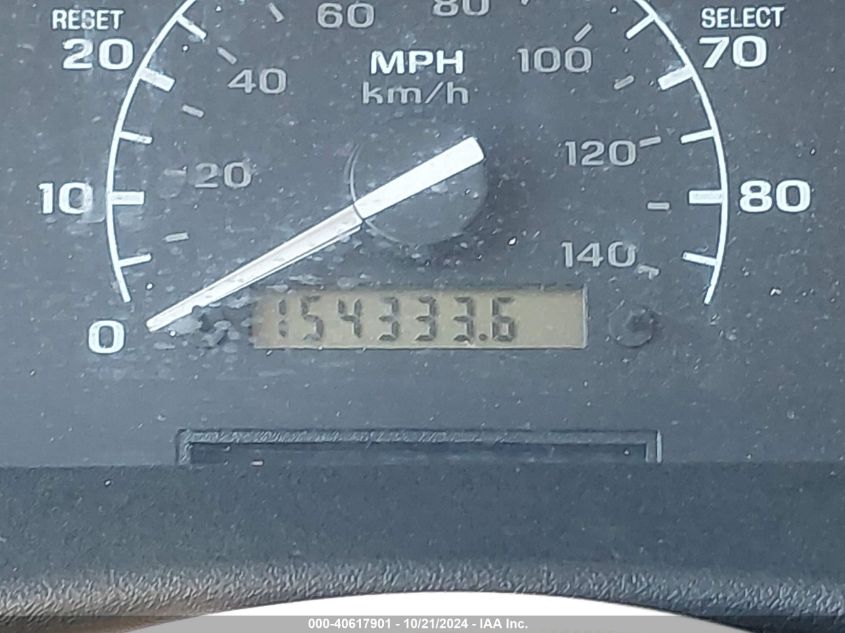 1996 Ford Bronco U100 VIN: 1FMEU15H5TLA98049 Lot: 40617901