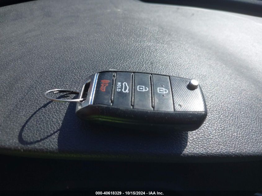 2016 Kia Optima Lx VIN: KNAGT4L30G5107272 Lot: 40618329