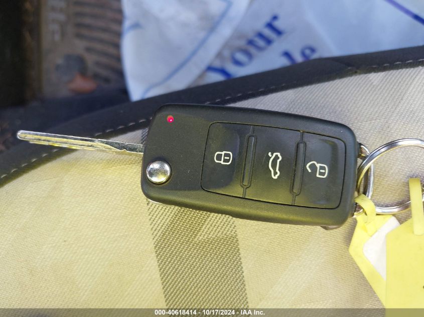 2018 VOLKSWAGEN BEETLE 2.0T COAST/2.0T S - 3VWFD7AT3JM706276