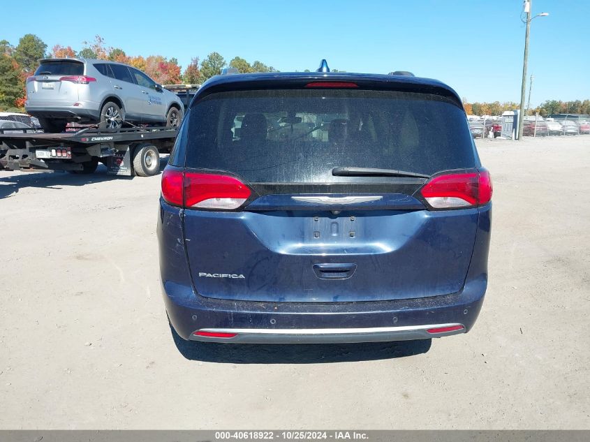 2018 Chrysler Pacifica Touring L VIN: 2C4RC1BG3JR114385 Lot: 40618922