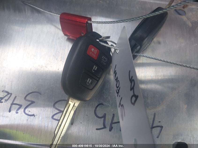 2016 TOYOTA RAV4 XLE - 2T3WFREV7GW263898