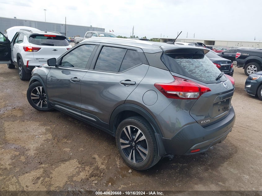 VIN 3N1CP5CU3KL569180 2019 NISSAN KICKS SR