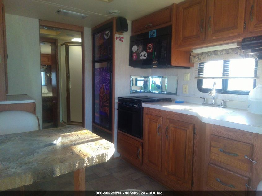 1995 Ford F530 Super Duty VIN: 3FCMF53G8SJA13506 Lot: 40621291