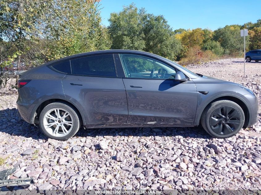 2022 Tesla Model Y Long Range Dual Motor All-Wheel Drive VIN: 7SAYGAEE6NF536343 Lot: 40621355