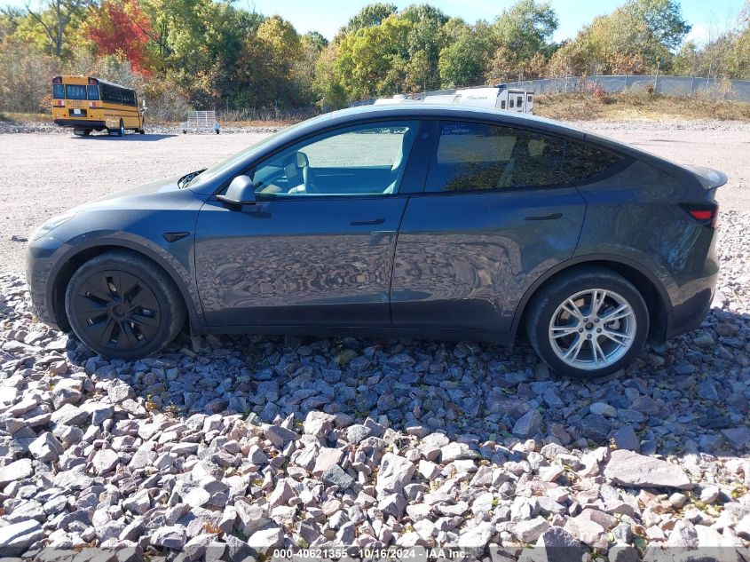 2022 Tesla Model Y Long Range Dual Motor All-Wheel Drive VIN: 7SAYGAEE6NF536343 Lot: 40621355