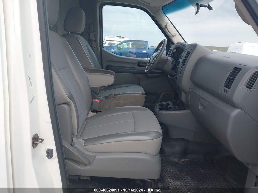2017 NISSAN NV CARGO NV2500 HD S V6 - 1N6BF0KY6HN800145