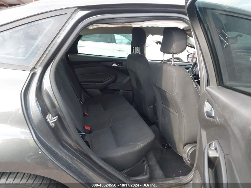 2018 Ford Focus Se VIN: 1FADP3F25JL230257 Lot: 40624550