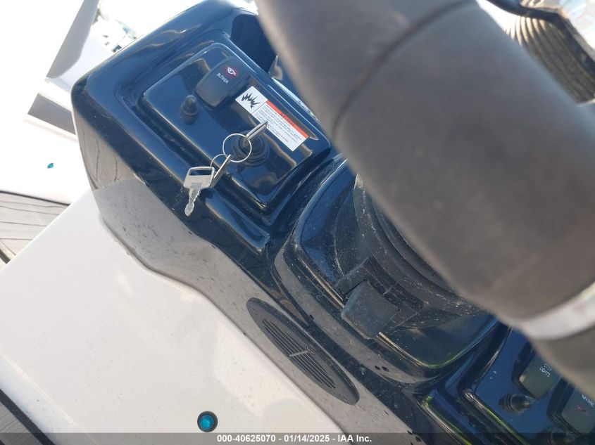 2023 Yamaha Other VIN: USYAMC0019J2 Lot: 40625070